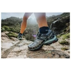 Chaussures De Randonnée Salomon X Ultra Pioneer Gtx W Stormy Weather Alloy Yucca -Magasin De Matériel De Camping En Plein Air a7f50b2cbea3a8bc0adce531a0e385b8c26bd2bd E23SALOCHA3362741 902